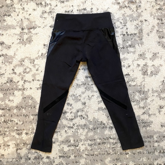 Splits 59 Black 3/4 Length Leggings - Picture 5 of 5